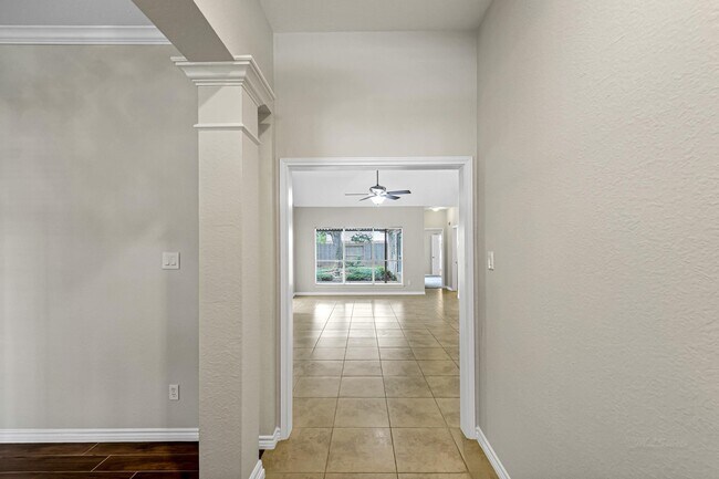 Foto del edificio - 1438 Crescent Green Dr