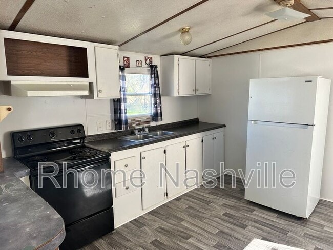 Building Photo - 1970 Fayetteville Hwy