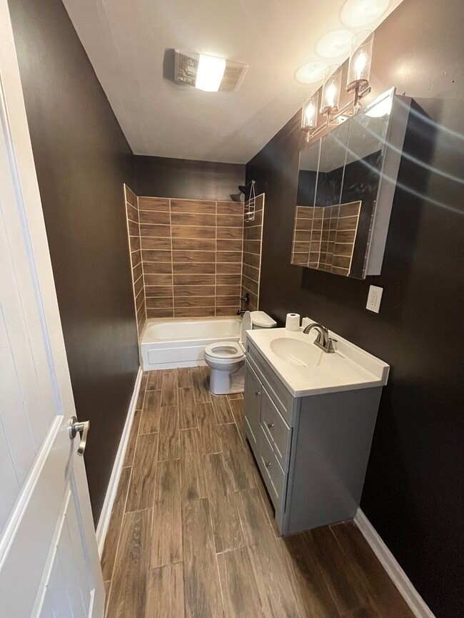 Foto del edificio - 1555 Swan Ave