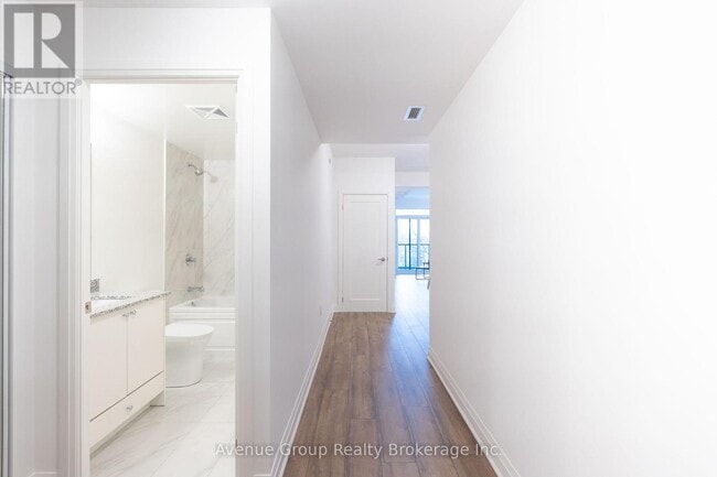 Building Photo - 700 Sheppard Ave W