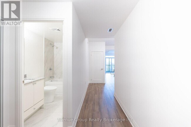 Photo du bâtiment - 700 Sheppard Ave W