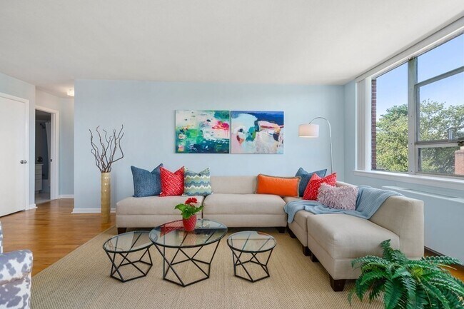 Foto del edificio - 20 Hammond Pond Pkwy