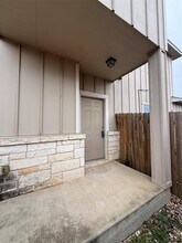 Building Photo - 334 TX-332 Loop