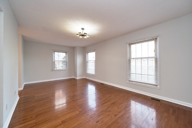 Building Photo - 3221 Regents Park Ln