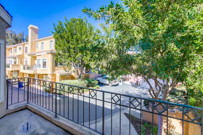 Building Photo - 7140 Calabria Ct