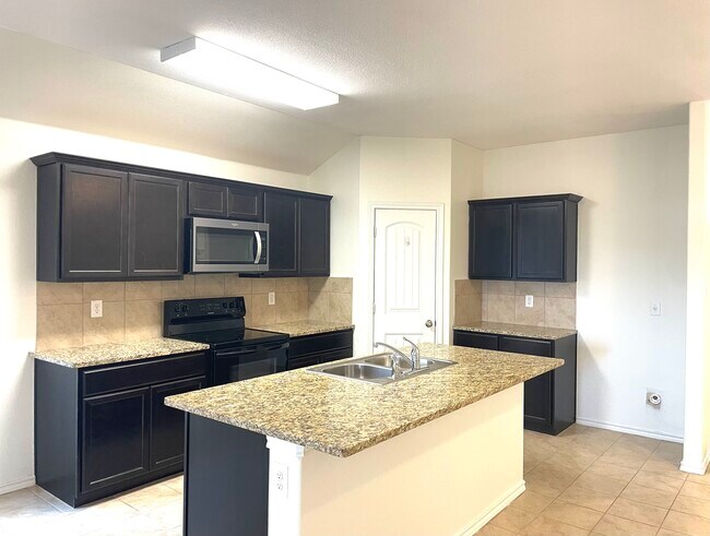 Foto del edificio - 246 Oaklawn Dr