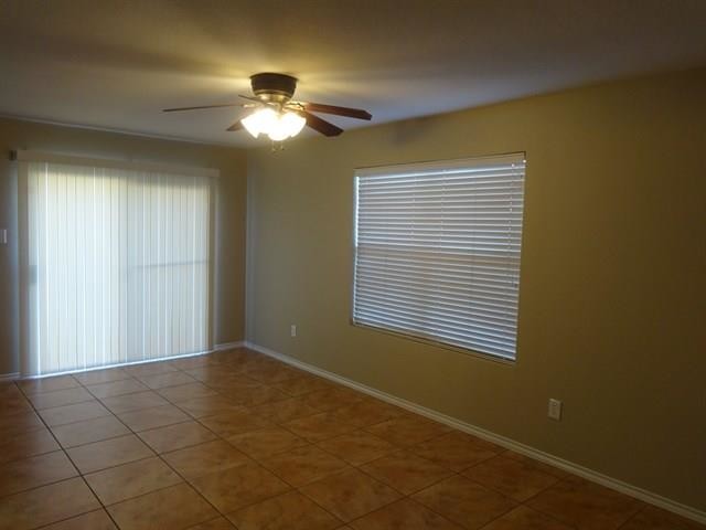 Foto del edificio - 2105 Laughlin Rd
