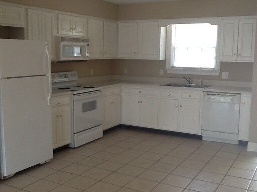 Building Photo - 1785 Southernwood Dr