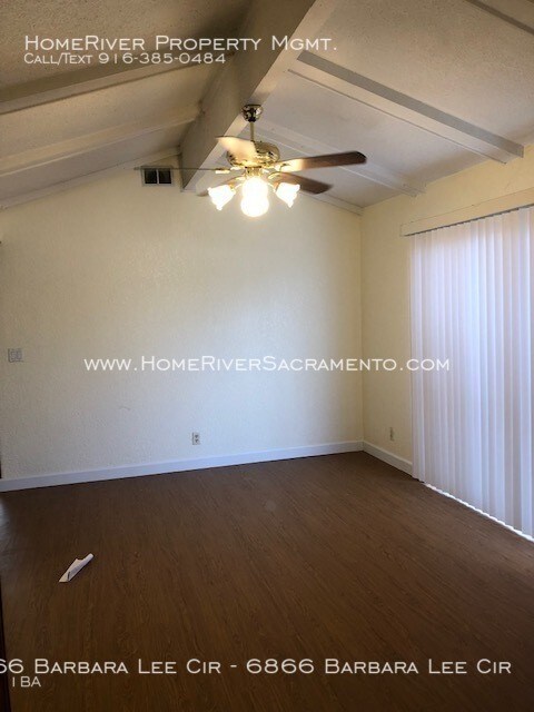 Building Photo - 2 Bedroom Duplex