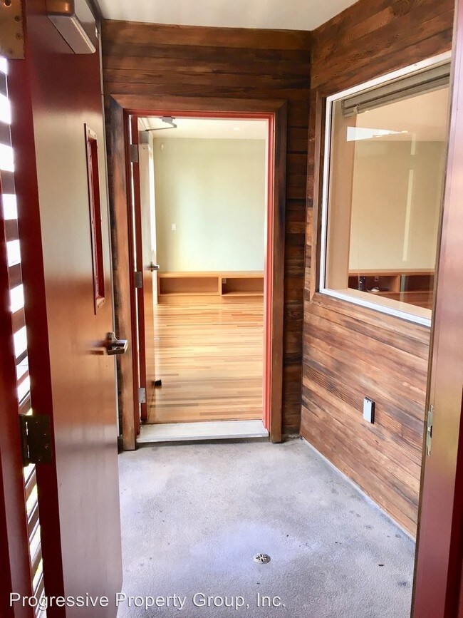 Building Photo - 2 br, 2 bath House - 3280 22nd Street, Unit C