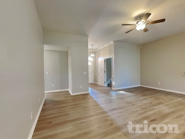 Building Photo - 146B Waterford Way