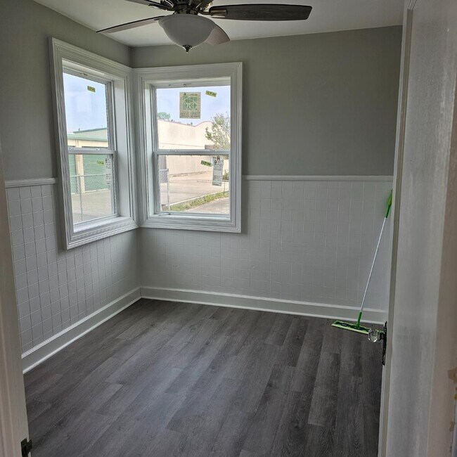 Foto del edificio - 1755 Ridgefield Ave