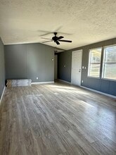 Building Photo - 150 Chips Ct