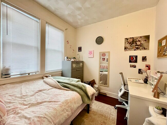 Foto del edificio - 3345 Parkview Ave