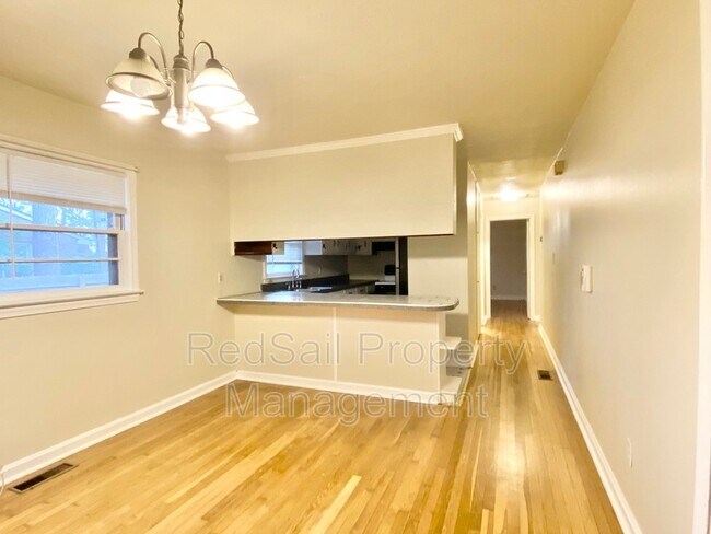 Foto del edificio - 18 Ivy Farms Rd