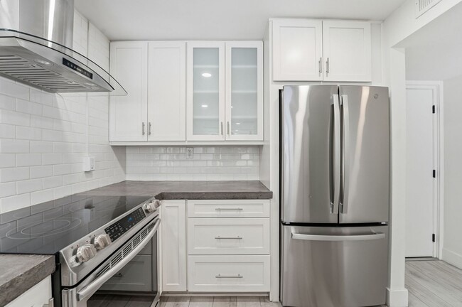 Beautiful 2-bedroom, 2-bathroom home nestled in the vibrant heart of Scottsdale. ALL UTILITIES IN... - Beautiful 2-bedroom, 2-bathroom home nestled in the vibrant heart of Scottsdale. ALL UTILITIES IN...