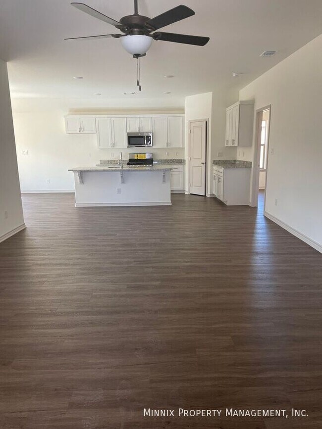 Foto del edificio - 6009 Kauffman Dr