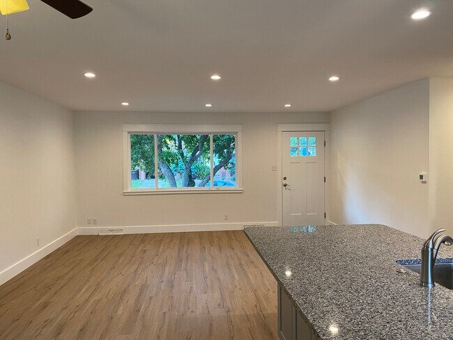 Building Photo - 3686 Chase Ct