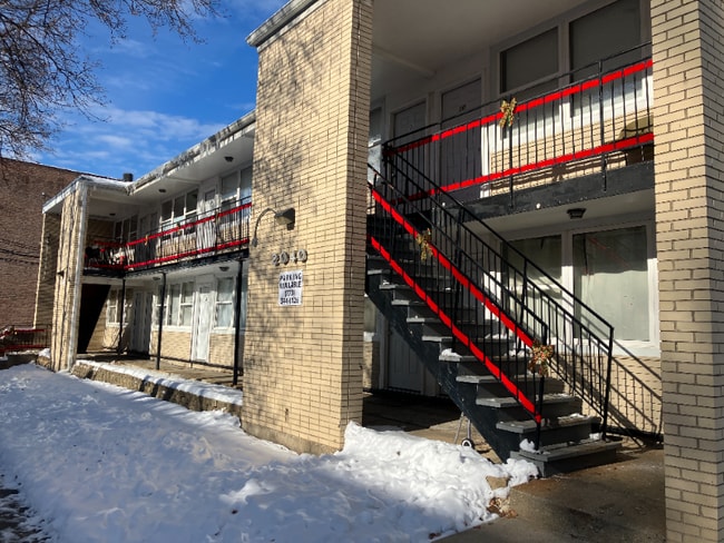 Photo - 2040 W Hood Ave Apartment