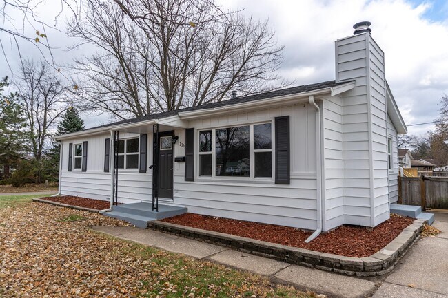 Foto del edificio - 2355 Hawthorne Ct