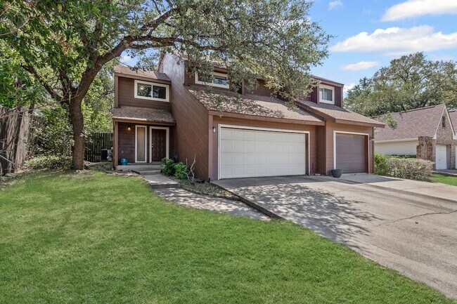 Foto del edificio - 8113 Baywood Dr