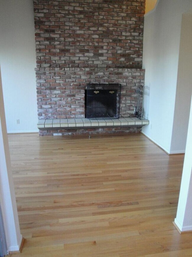 Foto del edificio - Los Gatos Townhome
