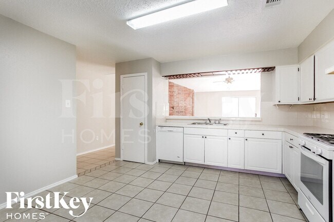 Building Photo - 24119 Lone Elm Dr