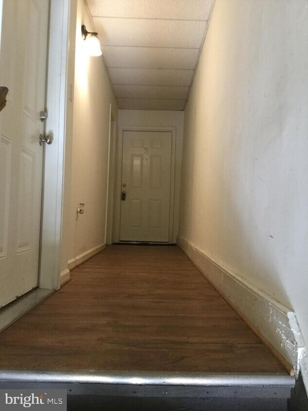 190 W King St Unit 3, Strasburg, VA 22657 Room for Rent in Strasburg