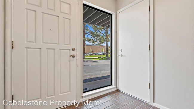 Building Photo - 3 br, 2 bath House - 585 W Curling Dr