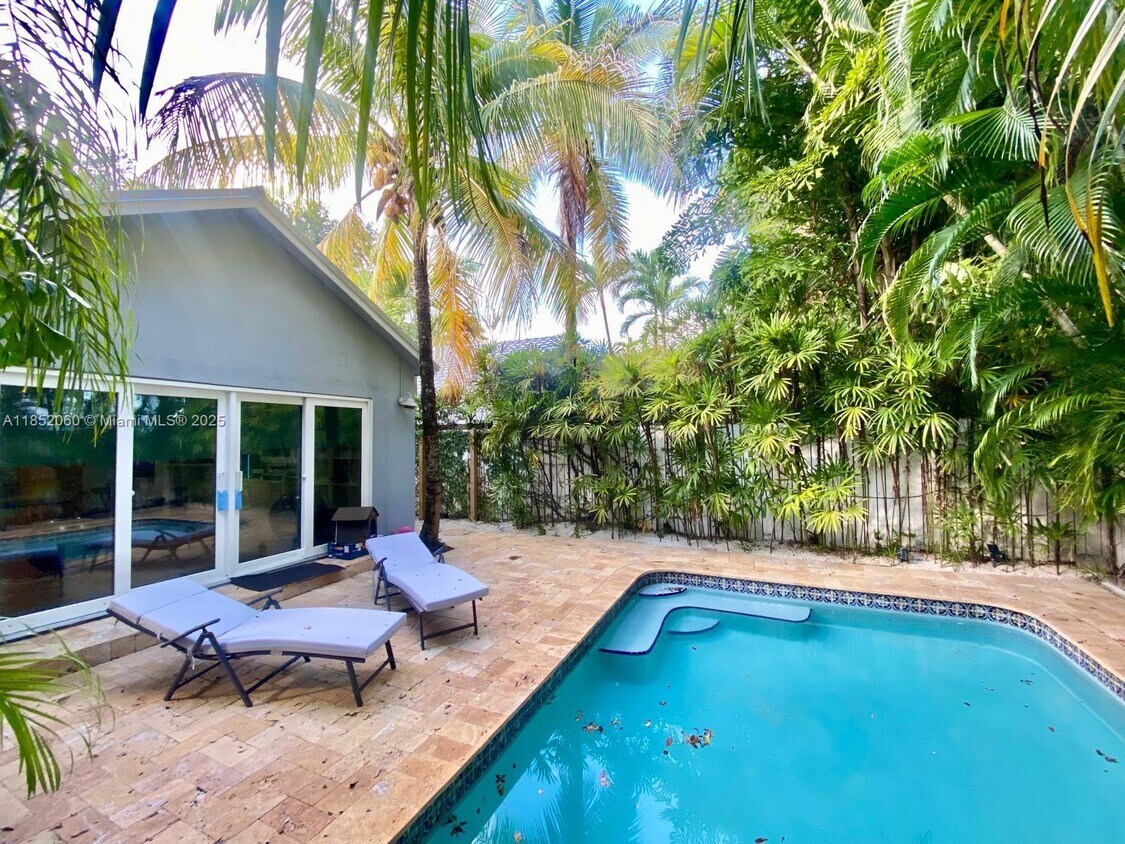 Foto principal - 2558 Trapp Ave