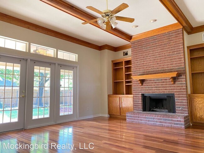 Building Photo - 3 br, 2 bath House - 6014 Sandalwood Dr
