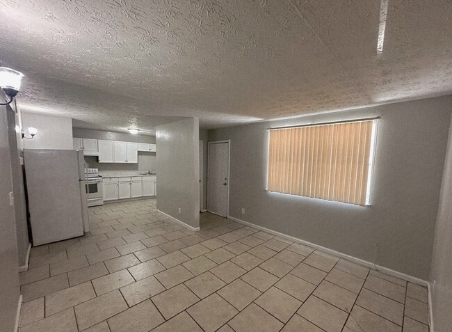 Foto del edificio - 2862 W 1st St