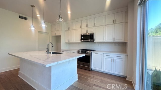 Building Photo - 14293 Hillcrest Dr