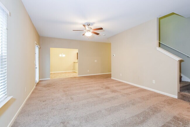 Building Photo - 161 Crescent Woode Way