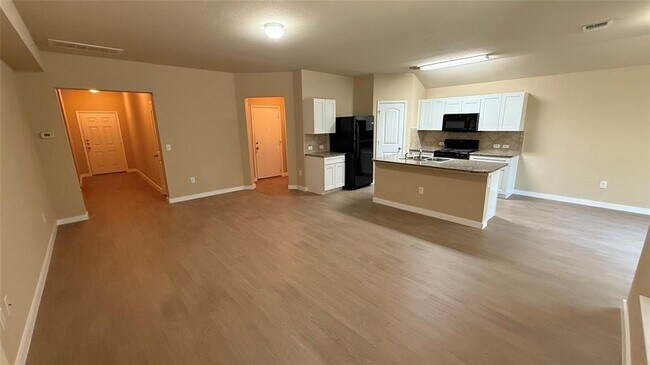 Building Photo - 804 Red Tails Dr