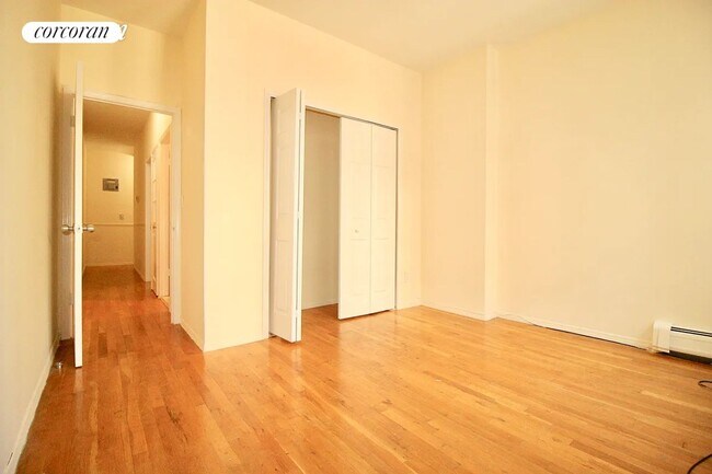 Building Photo - 207 Taaffe Pl