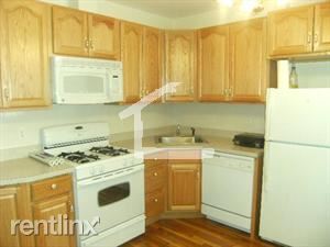 Foto del edificio - 4 br, 1.5 bath House - 60 Glencoe St # 2A