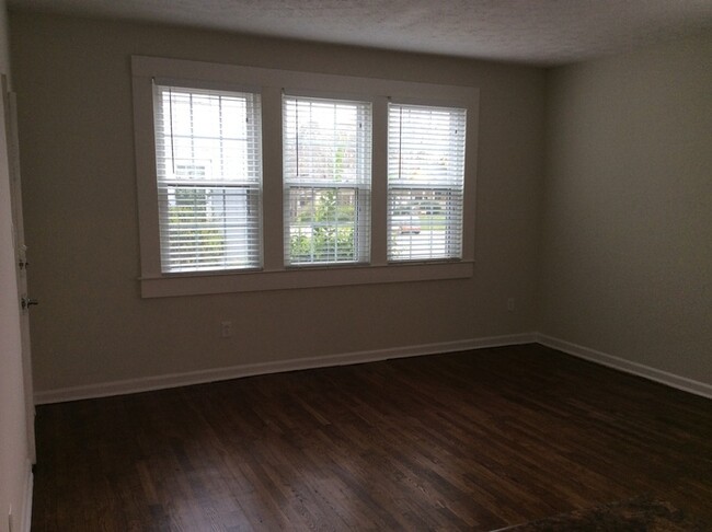 Foto del edificio - 565 Langhorn St SW