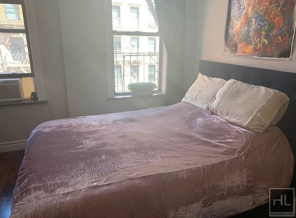 Building Photo - W 14TH ST.