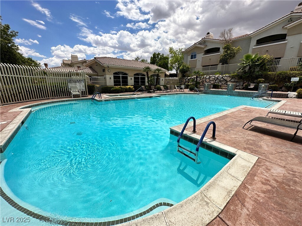 Foto principal - 1500 Ruby Cliffs Ln