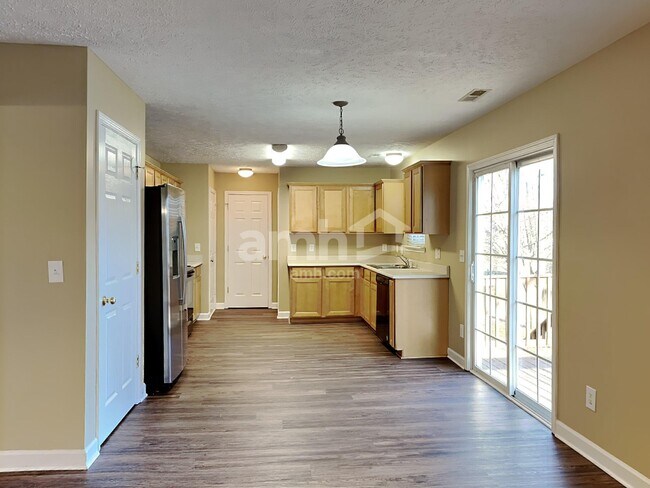 Building Photo - 156 Sundance Way