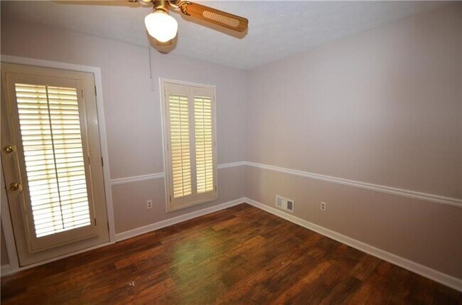 Building Photo - 4175 Pine Valley Rd