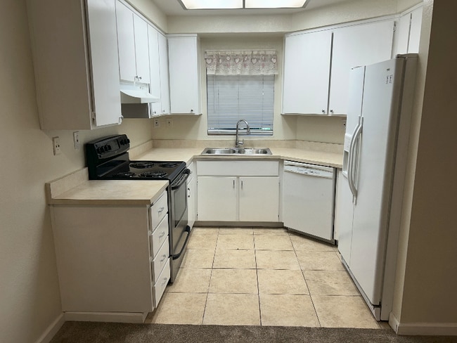 Photo - 474 Shadowgraph Dr Apartment