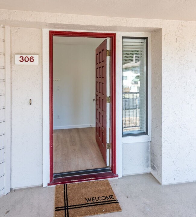 Building Photo - 2bd/1.75ba Kirkland Condo