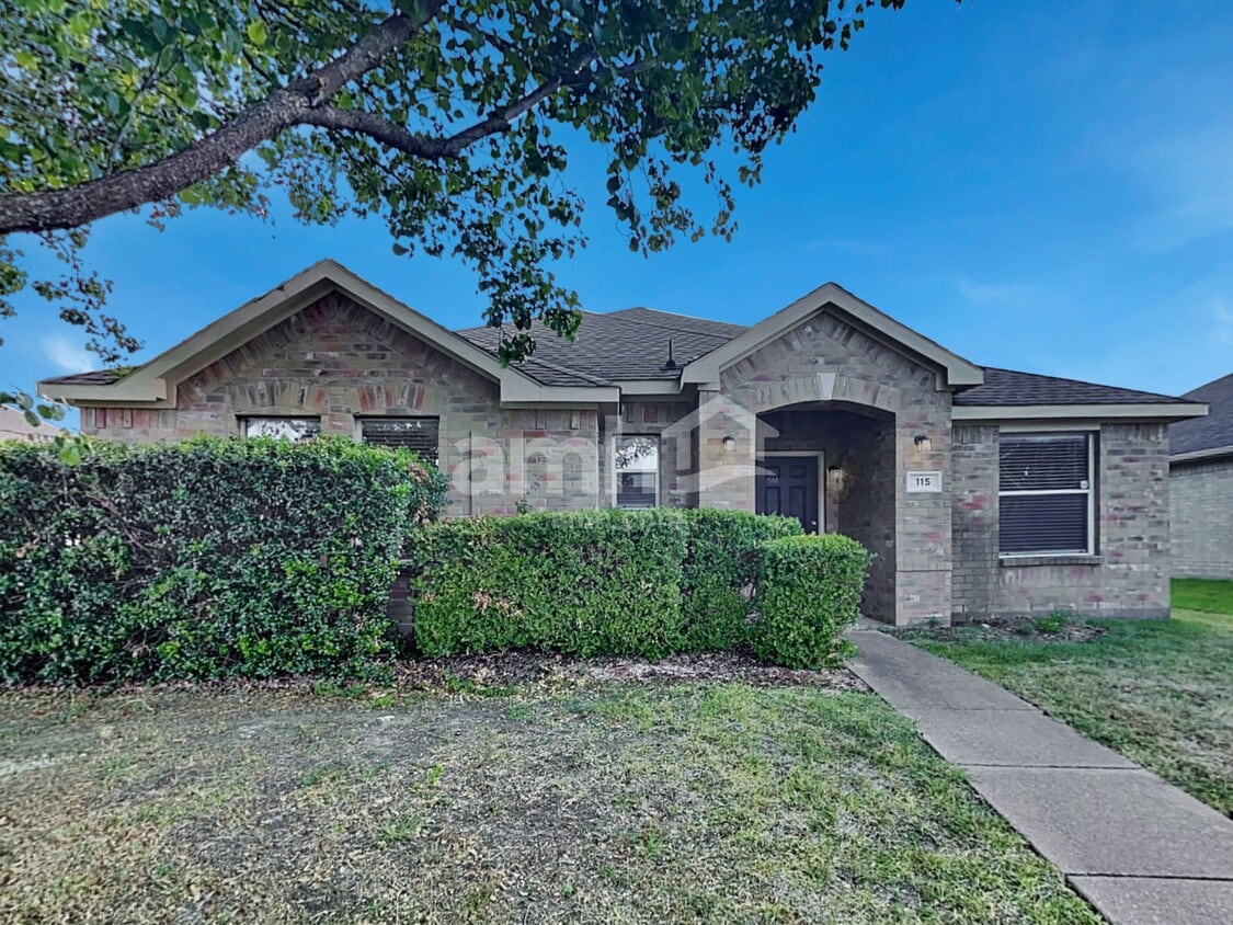Primary Photo - 115 Clover Leaf Ln