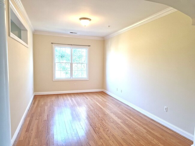 Foto del edificio - 3 bedroom/ 2 bathroom- Bennington on the Park