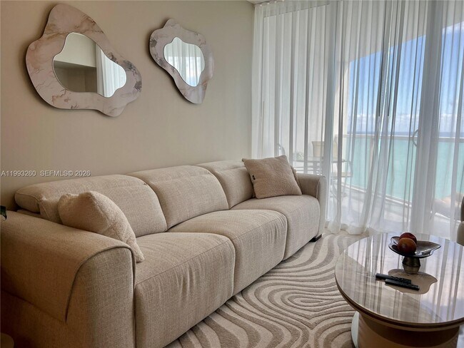 Foto del edificio - 16699 Collins Ave