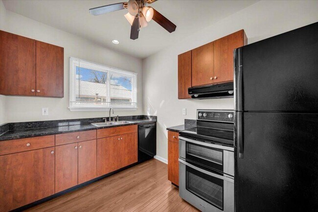 Foto del edificio - 1407 E 14 Mile Rd