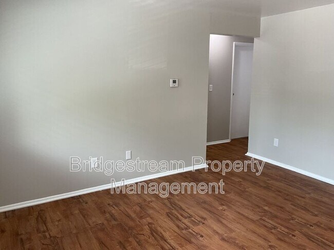 Foto del edificio - 4953 Leeper St