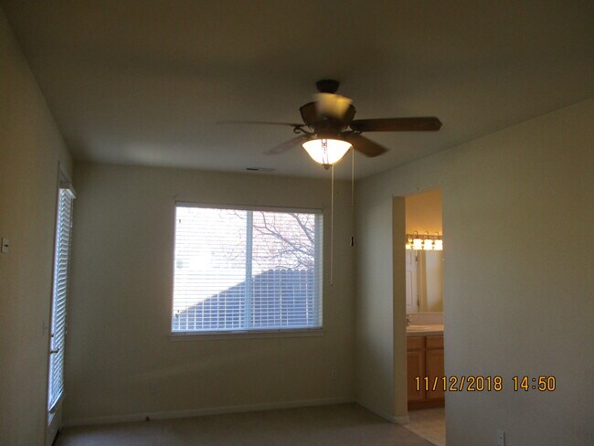 Foto del edificio - 1049 Aspen Grove Cir